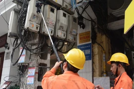 Hóa đơn tiền điện tăng “phi mã“: Kết quả kiểm tra ghi chỉ số, lập hóa đơn ra sao?