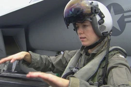 Ly kỳ vụ nữ phi công Mỹ rượt đuổi vật thể lạ: Là UFO! 