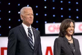 Nữ phó tướng của ông Biden làm nên lịch sử gây kinh ngạc nào?