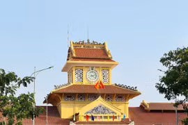 Nét đặc biệt khó quên những ngôi chợ lâu đời giữa lòng TP.HCM