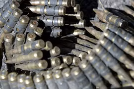 Israel: Căn cứ quân đội mất 70.000 viên đạn, 70 quả lựu đạn