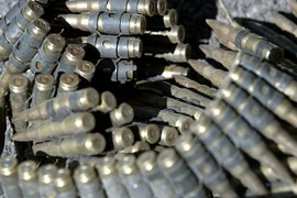 Israel: Căn cứ quân đội mất 70.000 viên đạn, 70 quả lựu đạn