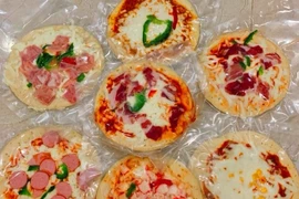 Ăn pizza 6 tháng không hỏng, uống nước ngọt hết date cả năm 