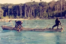 Những bộ tộc vừa bí ẩn vừa có thái độ thù địch nhất Trái Đất