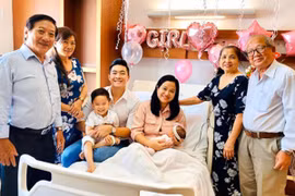 Mẹ chồng MC Hồng Phượng: Xinh đẹp, hiểu biết và tôn trọng con dâu