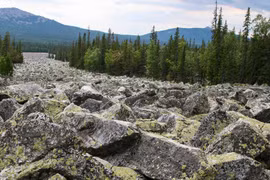 Âm thanh lạ lùng từ dòng sông toàn đá độc đáo nhất thế giới