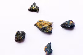 Giới khoa học đau đầu vì viên đá lạ ẩn giấu thứ chưa từng thấy