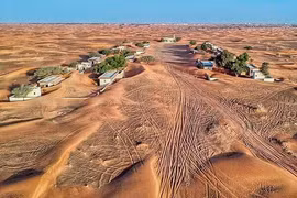 Kỳ lạ thị trấn "ma" xuất hiện ban ngày, biến mất khi đêm về