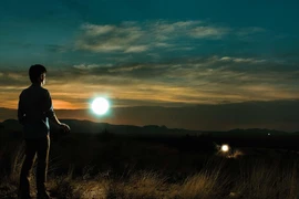 Bí ẩn đốm sáng ma quái, chuyên gia điên đầu giải mã