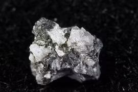 “Báu vật Trời ban” từ vật thể lạ rơi xuống Trái Đất