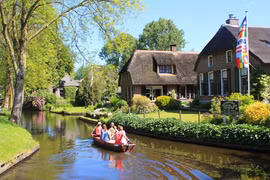 Những ngôi làng như bước ra từ cổ tích