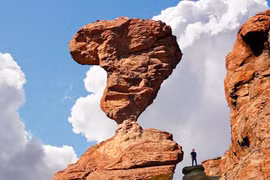 Những tảng đá với hình dạng kỳ lạ trên thế giới