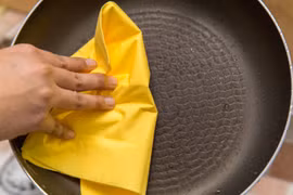 Mua chảo chống dính về thêm vài bước để chảo dùng lâu mà vẫn bền