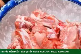 Chần thịt thôi không sạch, làm 3 mẹo này chất bẩn trôi ra hết