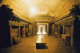 Khai quật mộ cổ nhà Chu, chuyên gia "rớt nước mắt" trước cảnh tượng này...