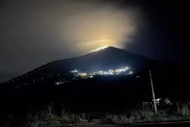 Bất ngờ mây dạ quang xuất hiện trên núi Bà Đen