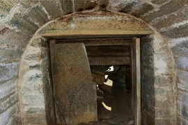 Mở lăng mộ cháu gái Võ Tắc Thiên, chuyên gia hoảng hốt thấy “bóng người” 