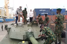 Vũ khí Trung Quốc xâm lấn châu Phi: Nigeria nhận một loạt thiết giáp