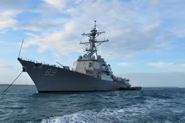 Khu trục Mỹ áp sát Hoàng Sa mang vũ khí gì thách thức Trung Quốc?