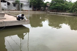 Vụ 4 người chết ở ao làng: Vợ nghĩ chồng đưa cháu đi cấp cứu