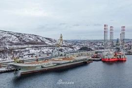 Tàu sân bay duy nhất của Nga giờ "tàn tạ" ra sao?