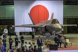 Nhật Bản tăng ngân sách quốc phòng mua vũ khí tối tân nào?