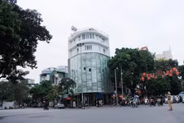 Mỹ nhân ngực 1m nhà 3 mặt tiền, du học về làm CEO, sống như bà hoàng