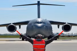 Ngỡ ngàng giá vận hành các loại máy bay hạng nặng của Mỹ