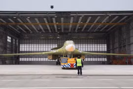 Thiên Nga Trắng Tu-160M2 đầu tiên của Nga ra lò, NATO “hết hồn”