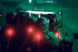 Choáng với dàn súng ống của đặc nhiệm Israel