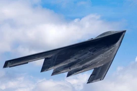 Bị Trung Quốc thách thức, Mỹ cấp tốc cho B-21 Raider bay thử