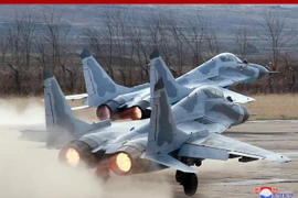 Chiêm ngưỡng chiến đấu cơ "xịn" nhất của Triều Tiên