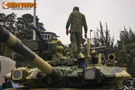 Việt Nam sẽ mua thêm số lượng lớn T-90 và "xe tăng bay" Mi-35 từ Nga