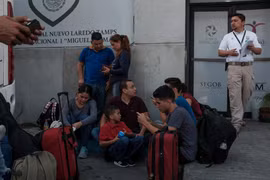 Ám ảnh nguy hiểm tị nạn Trung Mỹ từ chuyện cha con di cư bị cắt cổ 