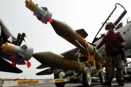 Bom xuyên phá: Vũ khí biến mọi địa đạo, boong-ke thành vô dụng