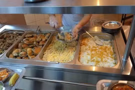 Ngạc nhiên khẩu phần ăn của phi công quân sự thế giới