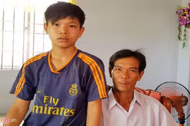 Hai cậu bé trả 40 triệu nhặt được: Mình mất 10.000 đồng còn thấy xót