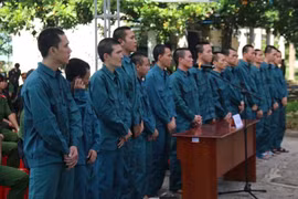 Hàng loạt đối tượng gây rối, tấn công công an ở Bình Thuận lĩnh án