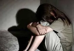 Uống rượu với 3 thanh niên, thiếu nữ 15 tuổi bị hãm hiếp