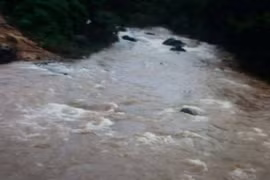 Ra suối câu cá, một học sinh đuối nước tử vong