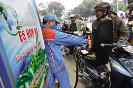 Vì sao giá xăng dầu tăng mạnh từ 15h chiều nay?