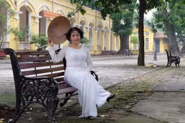 Thân thế kín tiếng của mẹ ruột Chi Pu