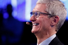 Tim Cook kiếm tiền khủng thế nào từ khi trở thành CEO Apple?