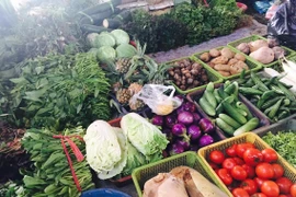 Bão số 10 đổ bộ vào đất liền: Thực phẩm rục rịch "nhảy" giá