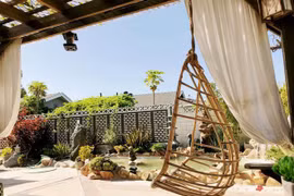 Nữ ca sĩ từng lộ ảnh nude khoe biệt thự triệu đô ở Mỹ