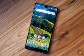 "Sát thủ iPhone" vừa lên kệ đã giảm 200 USD