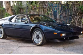 "Xế cụ" BMW M1 đắt ngang hai siêu xe Ferrari đập hộp