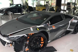 "Siêu bò" Huracan 15 tỷ tại Việt Nam thay áo mới