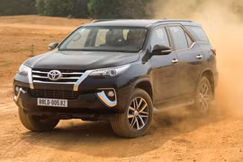 Top xe ôtô SUV hạng trung bán chạy nhất tại Việt Nam