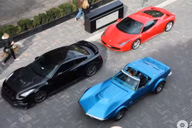 “Tam hùng” siêu xe Ý, Mỹ, Nhật lăn bánh tại Canada